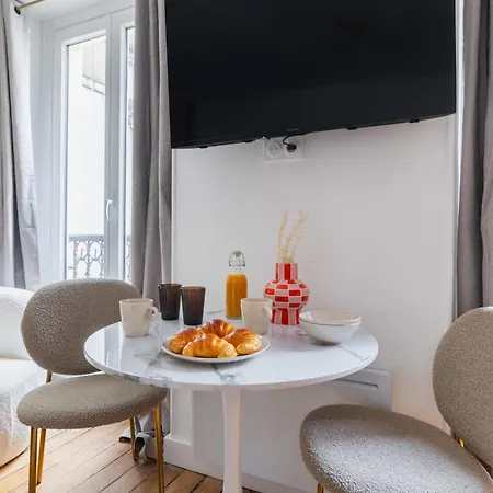 Apartment Elegant 16 Near Metro Modern Paris